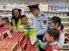 察场合结构、卫生、食材存储等环境